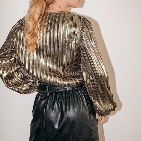 Diva Attitude Gold Pleated Long Sleeve Bodysuit NWOT - Picture 4 of 7